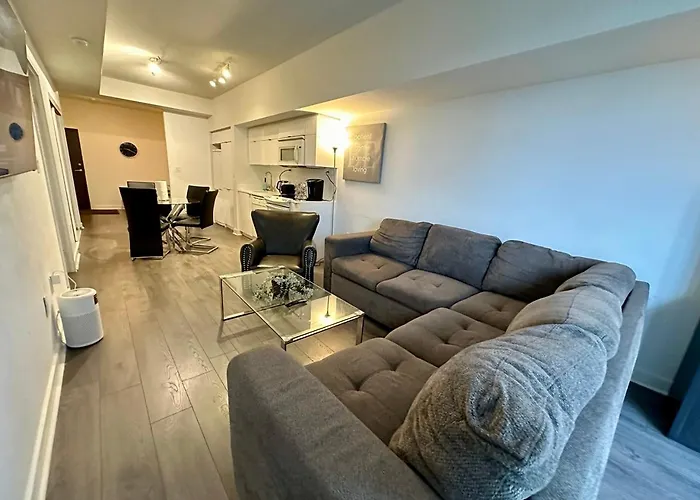 Comfy 1Bdrm Den 2Baths With 3 Real Beds Plus Parking